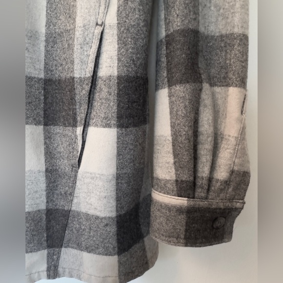 Women’s Pendleton wool black/white/grey button up hoodie shirt jacket size small - Picture 4 of 4
